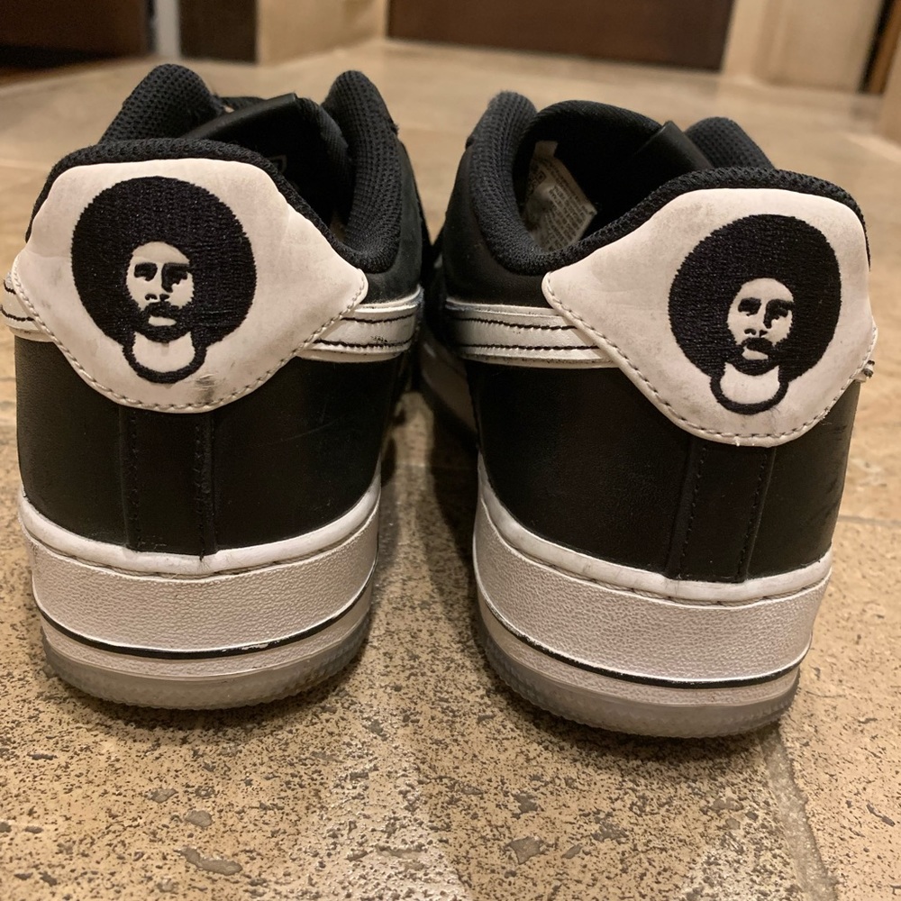 colin kaepernick X air force flow tennis shoe